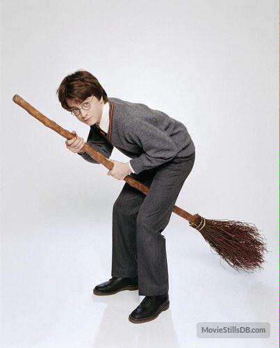 London_Z9's tweet photo. Me riding my broomstick away from ur bullshit . http://t.co/vZhNc2kZMS