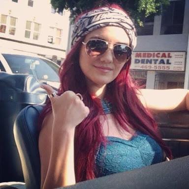 ElMundoDM's tweet image. Voltei gente 😍 ... Confira:
Dulce María - Lágrimas ft. Julión Álvarez: youtu.be/5Xrac70aoX0