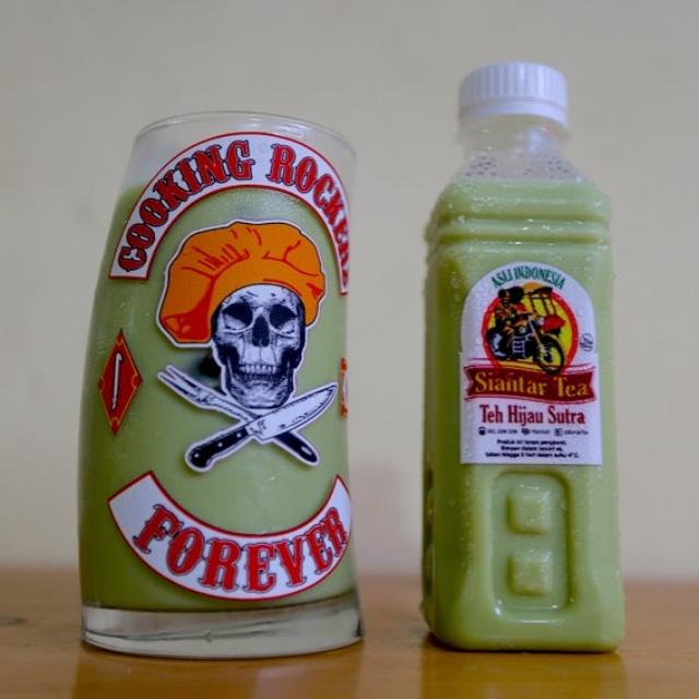 IDFood's tweet photo. "@SiantarTea: FREE Glass from "COOKING ROCKERZ" If You Buy 30 Bottles of SIANTAR TEA http://t.co/h1lEbfSTXt"