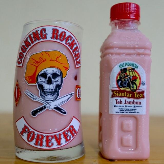 IDFood's tweet photo. "@SiantarTea: FREE Glass from "COOKING ROCKERZ" If You Buy 30 Bottles of SIANTAR TEA http://t.co/h1lEbfSTXt"