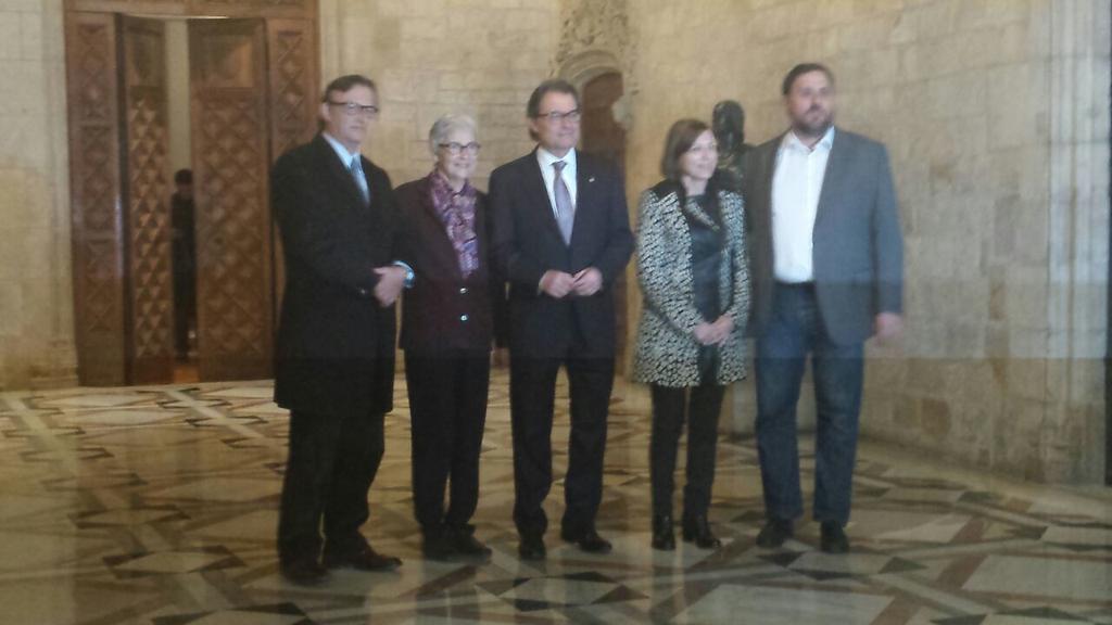 omnium's tweet photo. Vam començar junts i arribarem a la independència junts #27S2015. Tenim acord, ara a guanyar a les urnes! http://t.co/Rr0HZ9C4ww