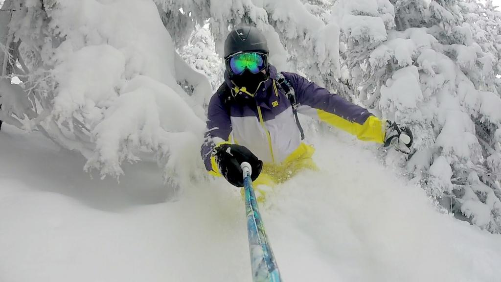 _kenhook's tweet image. @SkiCoolStMoritz @Ski_Press How do I get a ride on that powder copter? I'm looking for big challenges!  #pushlife