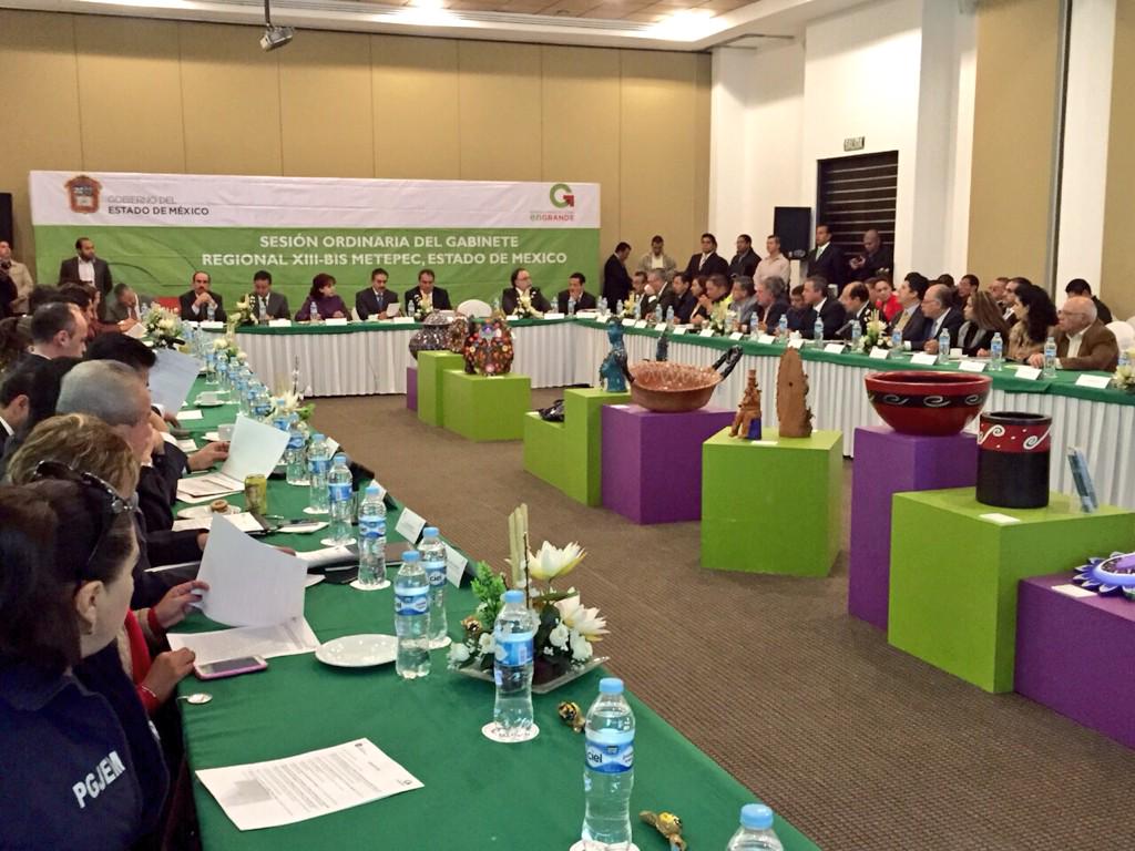 iradmercado's tweet photo. Reunión de gabinete regional XIII BIS #Metepec @Legismex http://t.co/M0g9dFLjPH