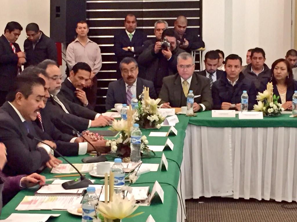 iradmercado's tweet photo. Reunión de gabinete regional XIII BIS #Metepec @Legismex http://t.co/M0g9dFLjPH