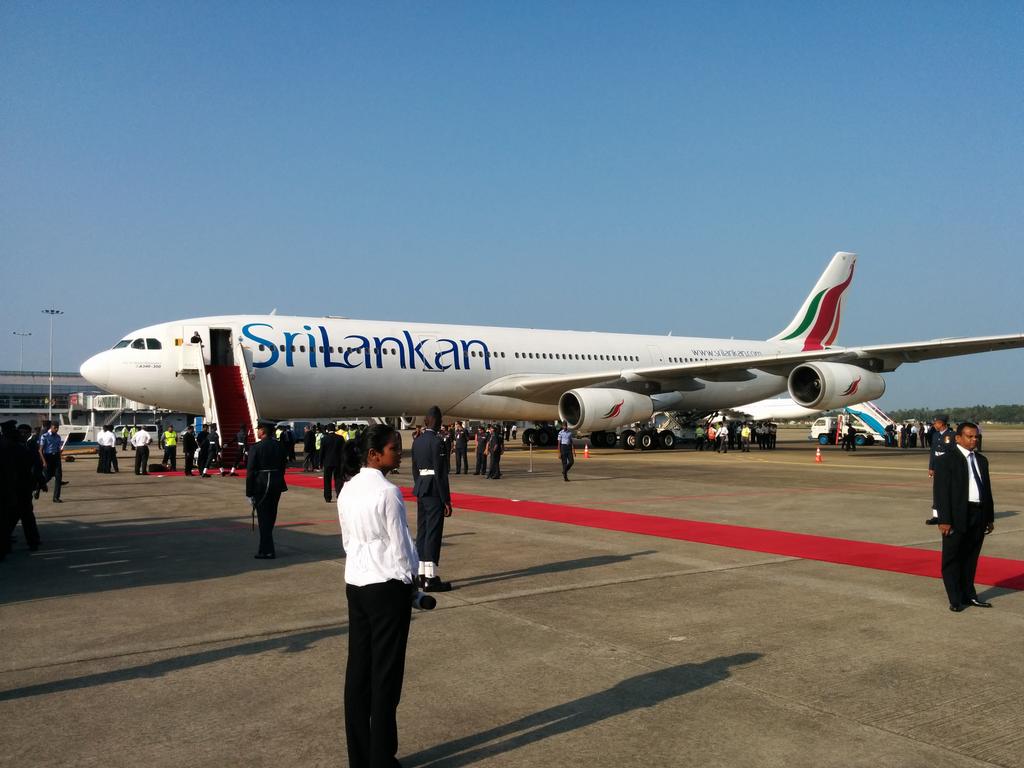 sandunarosha's tweet photo. @flysrilankan flight ready to welcome @Pontifex #popeinSL #srilanka #news http://t.co/K0IrW07uW8