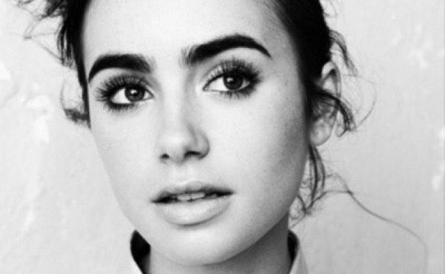 JoyRodeberg's tweet photo. The holy browfecta @lilycollins @lucyhale @Caradelevingne #Browfecta #HolyBrows #HolyTrinityOfEyebrows http://t.co/m5HameNc9Q