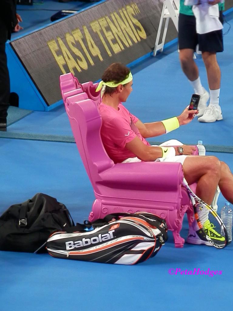 PurplePwete's tweet photo. My fave pic I took on the night. Rafa selfie!! Love how you can see him in his phone. 
#rafaelnadal #selfie http://t.co/DOpPceZMGD