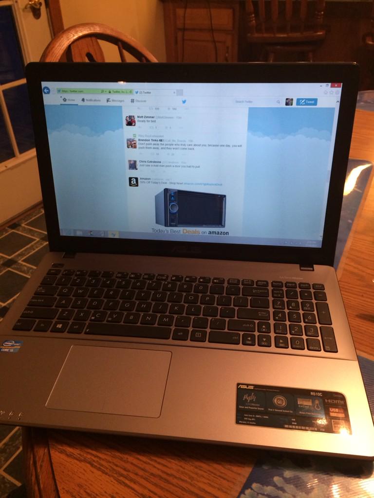 Ericcampbellll's tweet photo. Living that laptop lifestyle  #twitterfordays http://t.co/Z3cEwqXtuE