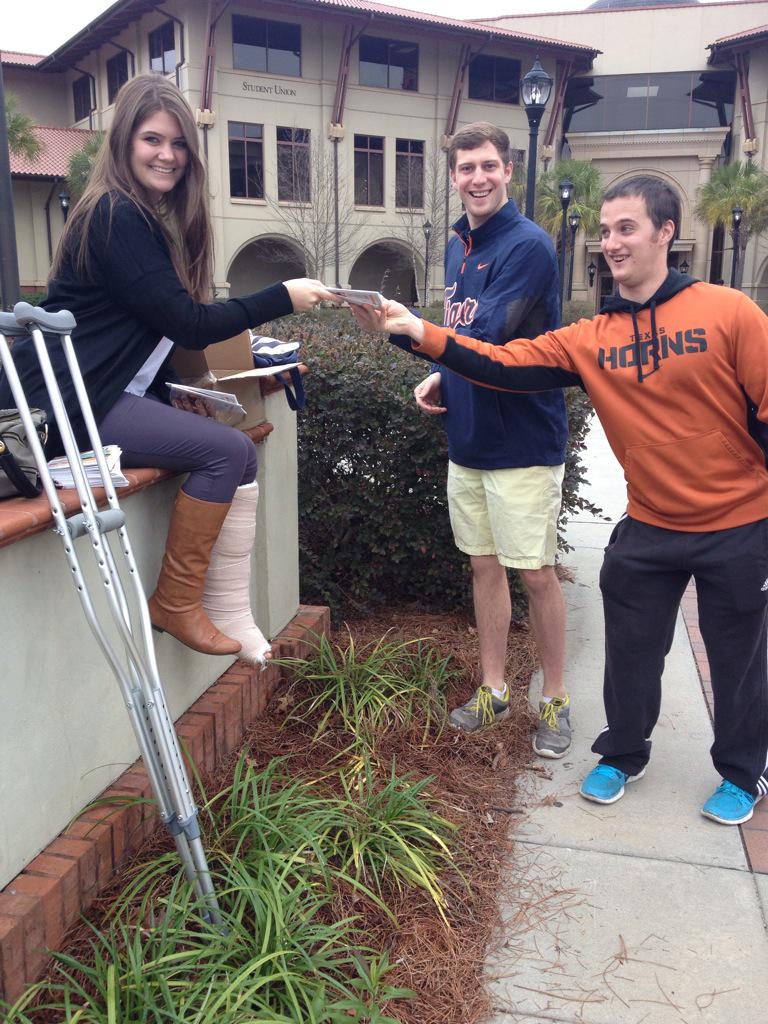 annie2492's tweet photo. Bob and Andrew were so excited to get their awesome coupon books today! #chegg #CoupsOnCoups @CampusSpecial http://t.co/WQACG4IdQU