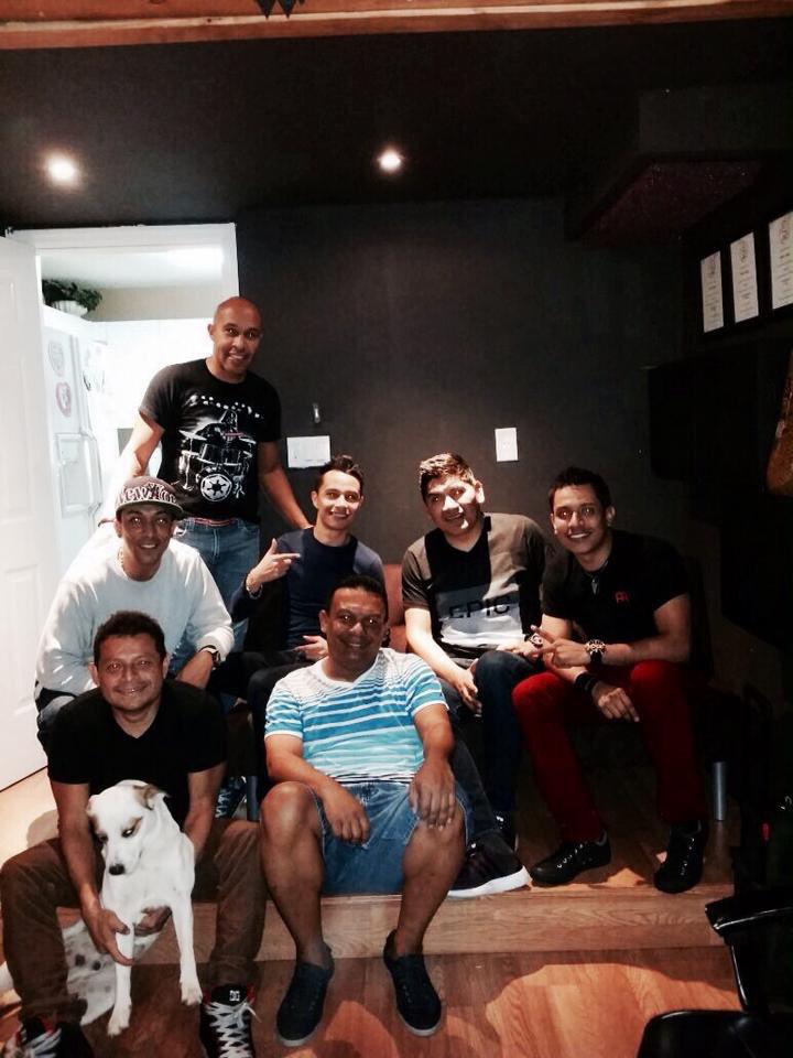 Diegocamachorq's tweet photo. Sesión Recording para Gio Beta!! http://t.co/0EArJNJImd