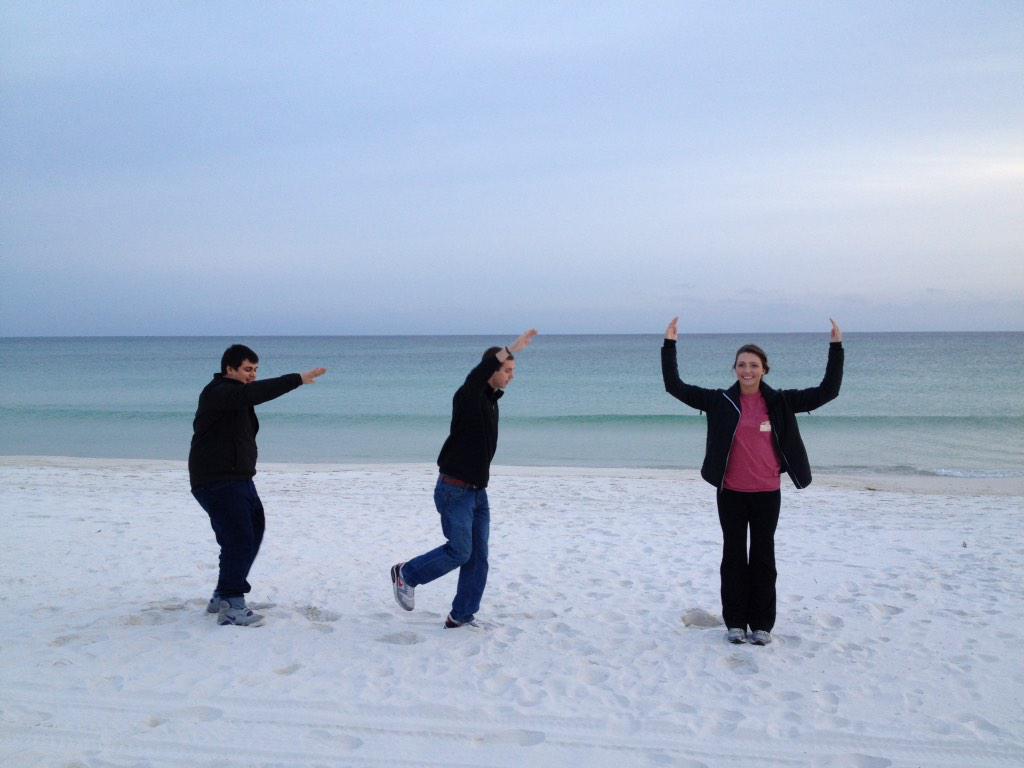 HobbleBobble8's tweet photo. @KSU_AGC CNS Students at the gulf! http://t.co/5033AcNO6H