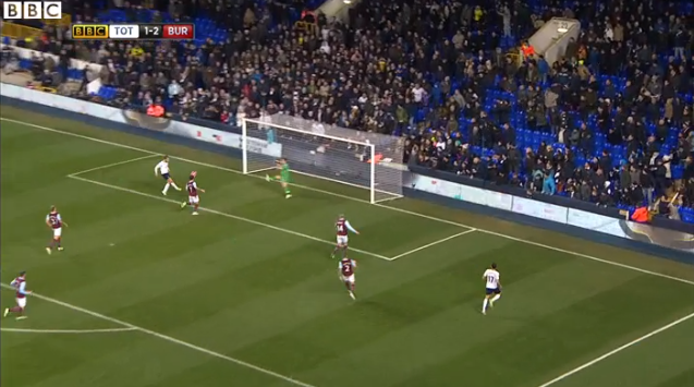 BBCSport's tweet photo. Miss of the season by Roberto Soldado? Watch Tottenham v Burnley #FACup highlights: http://t.co/0LCCL4Tk8k http://t.co/k6NgOWaBi7