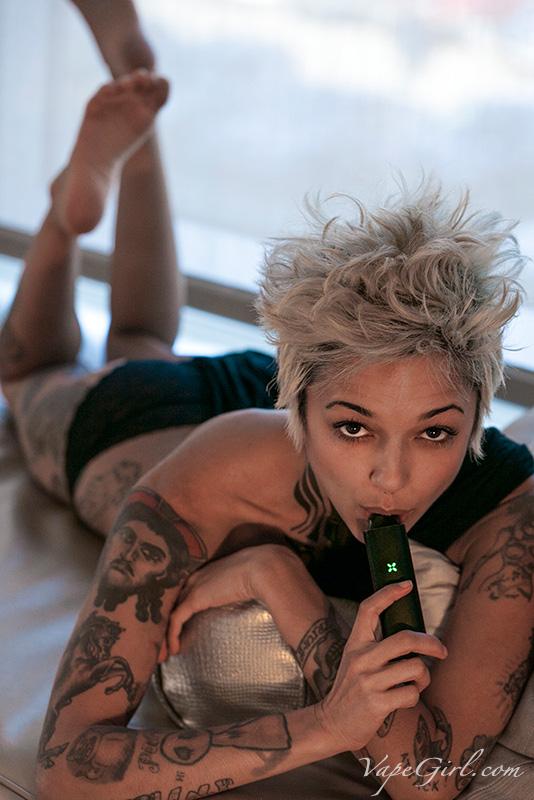 Vapegirldotcom's tweet photo. Our #WCW this week is Kelly #Wolfscrub. This sassy little spitfire loves the #Pax #vaporizer. #vapegirl #girlswhovape http://t.co/OPmsMvwdCn
