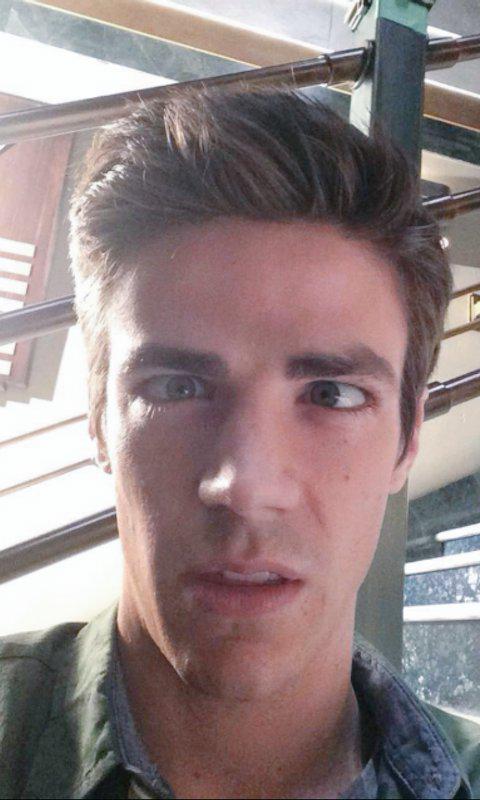 FOFURAAAAAAAAAAA

Happy Birthday Grant Gustin From Brazil 