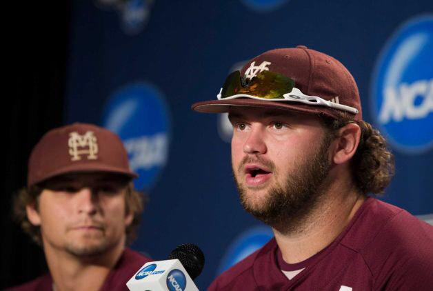 ka_shipp's tweet photo. RT"When you realize @HailStateBB starts in a month #HAILSTATE #OMAHA15 http://t.co/MJXh0d7xe3” @DarylNorris5 you look like an action figure