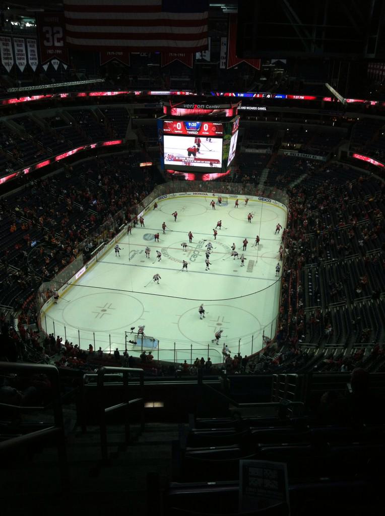 cchath12's tweet photo. Caps Flyers game with my peeps 😊 @TGOODindaHOOD @casscastle01 @aaronjfox17 http://t.co/NrWDLo8y8y