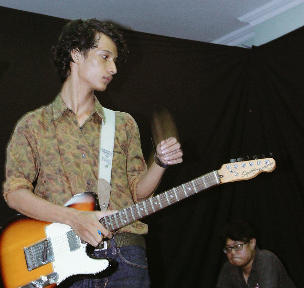 mas <a href="/GayusTambunan/">Gayus Tambunan</a> lastnight? ah.. nevermind.  THX buat <a href="/kumissemarang/">KUMIS (Kumpulan Ukm</a> <a href="/serasinanti/">ADIT</a> @rockorganic <a href="/lumpiamusic/">LumpiaMusic</a> ;)