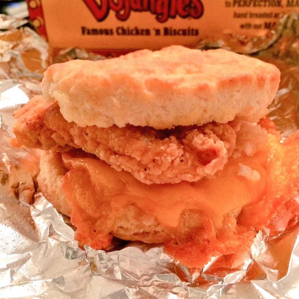 kbmcclos's tweet photo. “@TheRyanThomas: .@Bojangles1977 Two goods make a real good. #cheddarcheddarbangbang #ItsCheddarBoTime http://t.co/sUNKbE9RdQ” I need this.