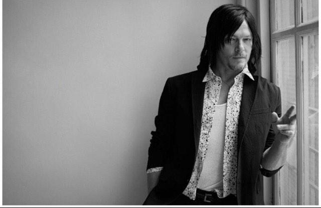 #NormanReedus 
Who am I?
Where am I?
What just happened?😍

<a href="/AnnieDrews/">LeanneDrews</a> <a href="/mandyk1221/">Mandy</a> @SuckMy_Dixon <a href="/tiny_daryl/">Tiny Daryl Adventures</a>