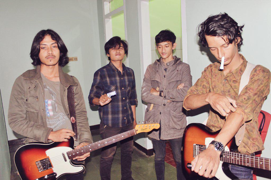 Backstage lastnight. Tarik nafas dalam-dalam. haha kita-kita ini manusia biasa kok.