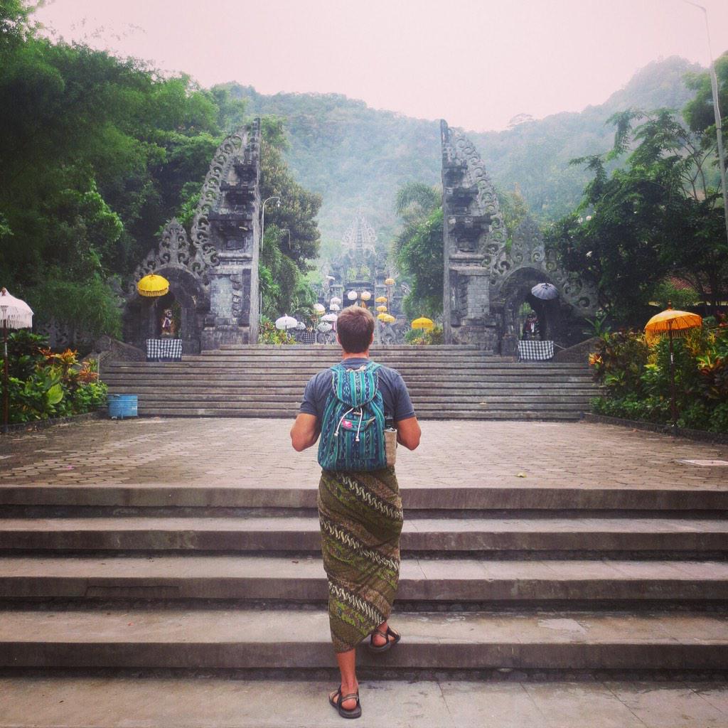 Here's to traveling with my new <a href="/TaalumaTotes/">Taaluma Totes</a> || Backpacks that #CarryACountry curebit.com/x/605Sy1