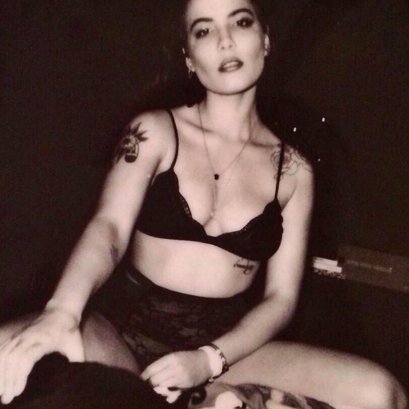 INAACTIVEHAHA's tweet image. beauty queen