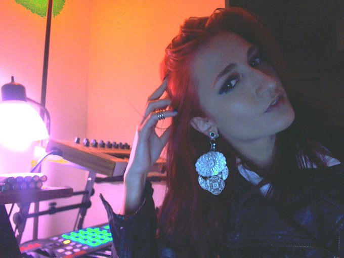 Visiting some good band friends tonight and playing pool later #poolShark #redhead #femmefatale #Goddess<a href="/tag/goddess"class="tags"><span>#goddess</span></a><a href="/tag/redhead"class="tags"><span>#redhead</span></a><a href="/tag/femmefatale"class="tags"><span>#femmefatale</span></a><a href="/tag/musical"class="tags"><span>#musical</span></a><a href="/tag/pool"class="tags"><span>#pool</span></a>