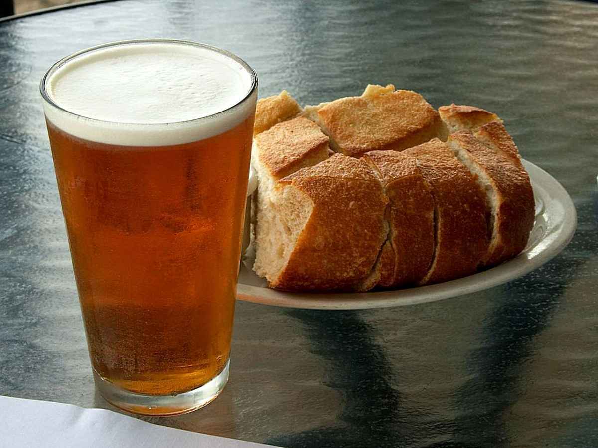 PopSci's tweet image. Adding bread and beer to our diets altered our gut biology
pops.ci/dDxPXw