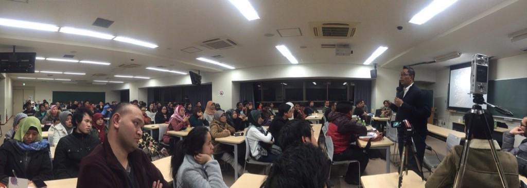 KBRITokyo's tweet photo. Up close &amp; professional with @ridwankamil at Tokyo Institute of Technology. Thank you @ppikanto http://t.co/9AOcVbT9uV