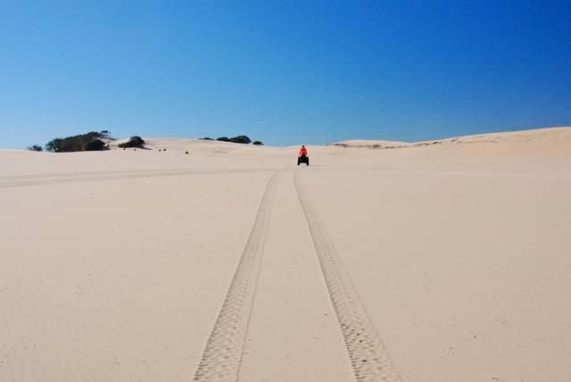 Worimi #SandDunes #StocktonBeach #NewSouthWales #seeaustralia @SmailingTour <a href="/SDAQuadBikes/">Sand Dune Adventures</a> tgifmag.com/no-worries-in-…