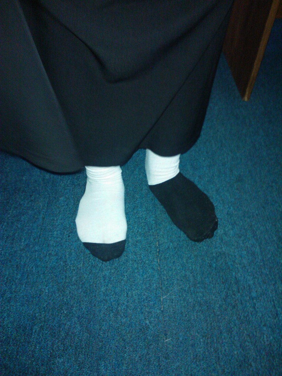 MPBPolban2014's tweet photo. Trend kaos kaki terbaru dari wanita cantik mpb @yuninghaha haha http://t.co/R99slLUdgX