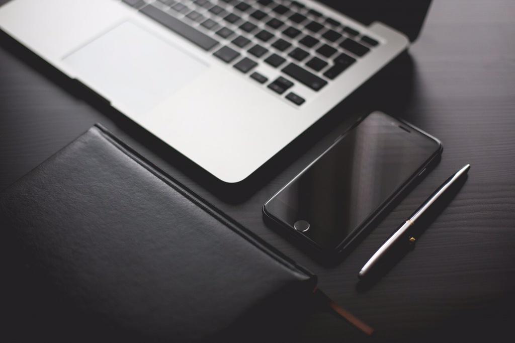 picjumbo tweet media