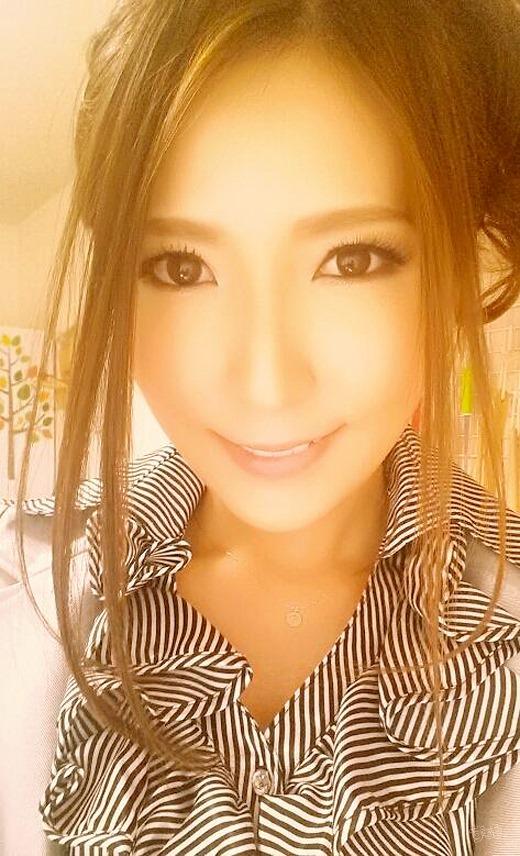 yuna_shiina_'s tweet photo. https://t.co/1Qn7Rhjrp5 椎名ゆなはEカップ美巨乳のシットリお姉さん系AV女優さんです。 https://t.co/mMbw6xuCY5