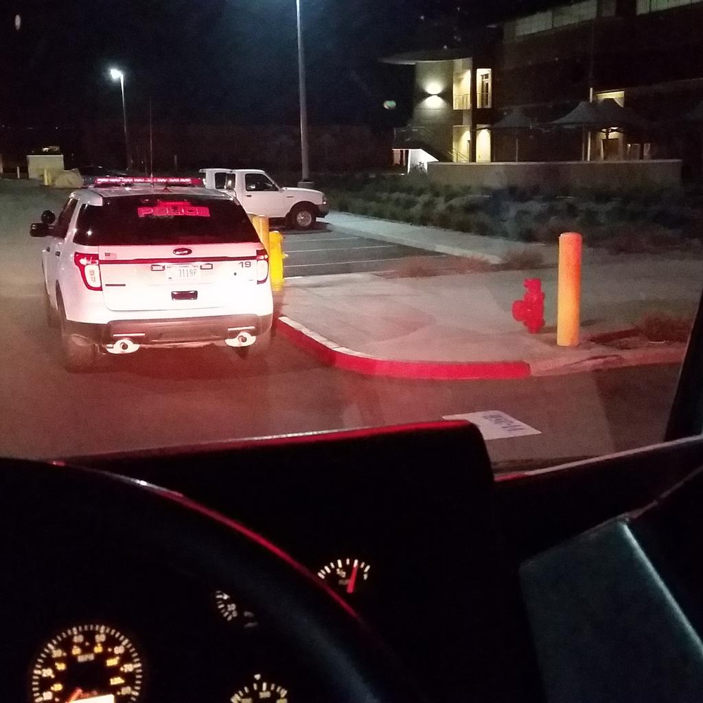 emttrainr's tweet image. What is wrong with this picture fire guys? #firefighter #firelife #fireproblems