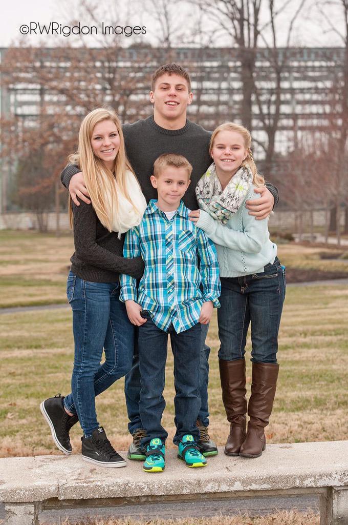 coachwingo's tweet photo. Love @RonRigdon and @MrsRigdon #bestphotogsever @wingo_brock @KennedyWingo #WINgopics http://t.co/2KnwY7gDPn
