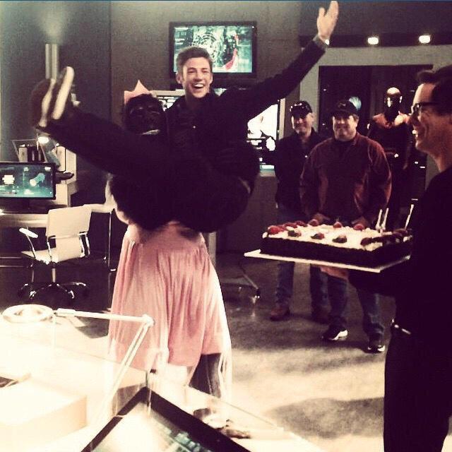  GORRILA GRODD crashes \THE FLASH\ actor Grant Gustin\s birthday party!  look how happy he is :)