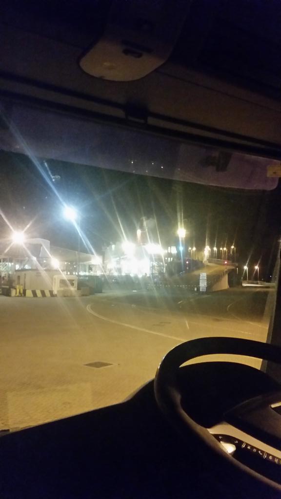 GaryTheMilkman's tweet photo. Ha it's only leaving now only a hour and a half late http://t.co/B9jTsPpq7i
