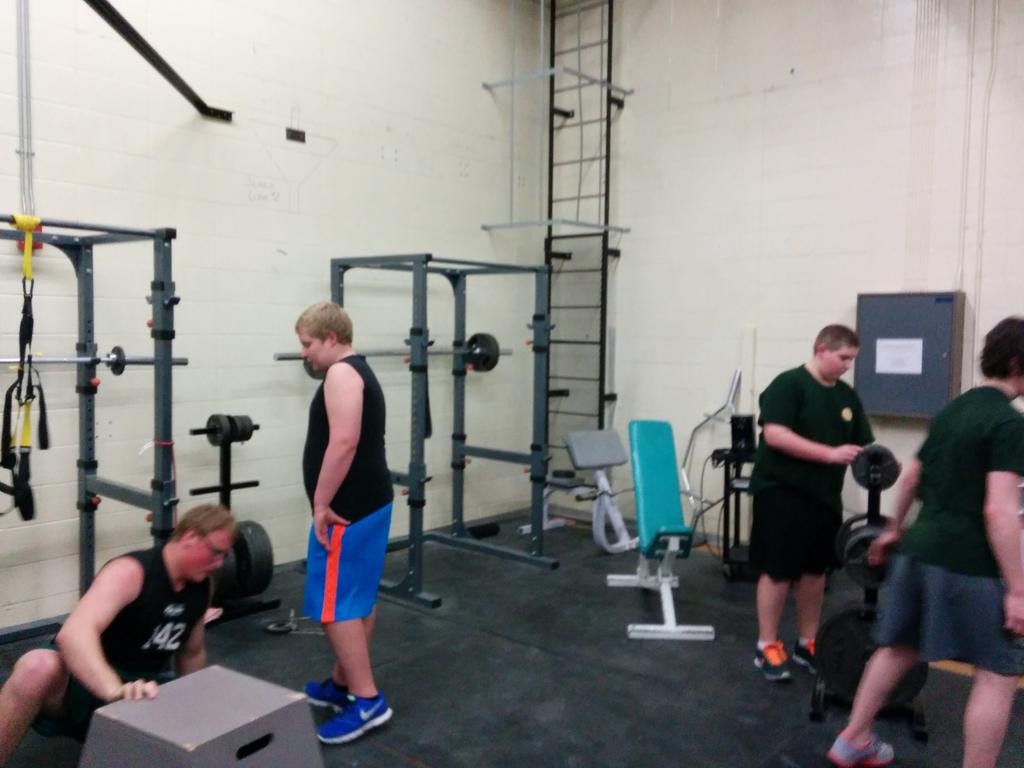 Young <a href="/MelfortComets/">Melfort Comets</a> in the weight room today. Learning to lift from #SeniorsLeadTheWay  #WinningIsContagious #allin