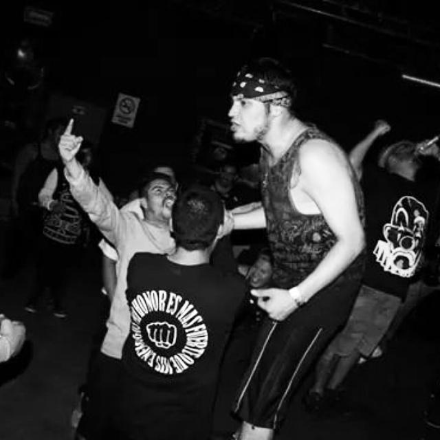 ACAELNETO's tweet photo. @REALUHCG YA JALENSE A QRO! MAXIMO RESPETO! #MXHC #UHCG #FTW #QROHC http://t.co/jOS96qRiVR