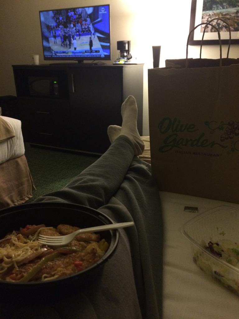 KelseySmith31's tweet photo. After a hotel fiasco and a near heart attack tonight's actually turned out to be pretty nice. http://t.co/Vc99Y53zf1
