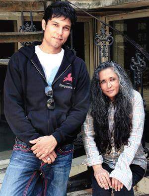 Randeep_HoodaFC's tweet photo. . @IamDeepaMehta's #beebaboy with her 😊 http://t.co/kMk6AzL4Up