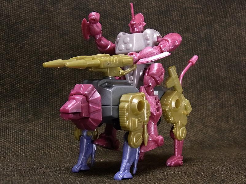 スーパージョイントロボ 89年のスーパージョイントロボより。4体のロボから集めたパーツを戦車