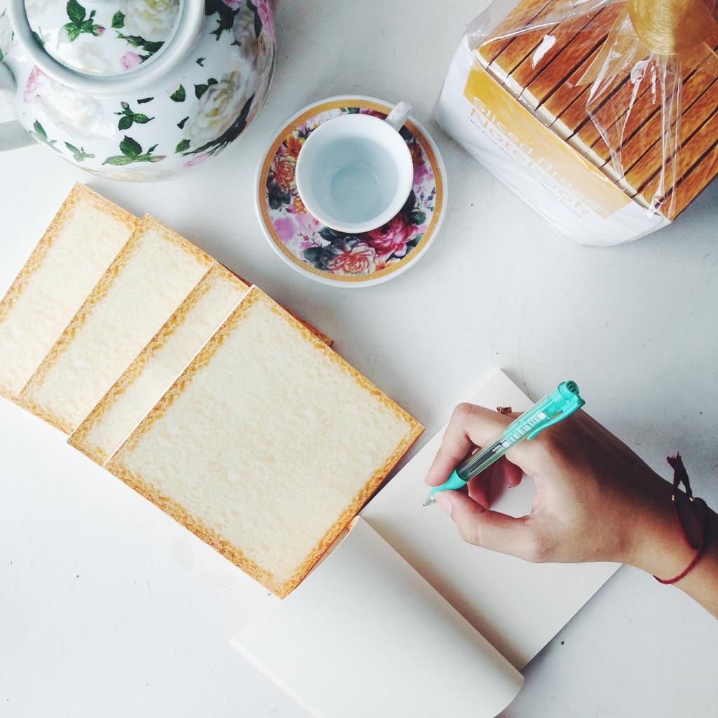 Price : IDR 120.000 (10pcs) Bread Notebook
Price : IDR 65.000/pcs (tea cup) #whimsey #whimseystore #shopping