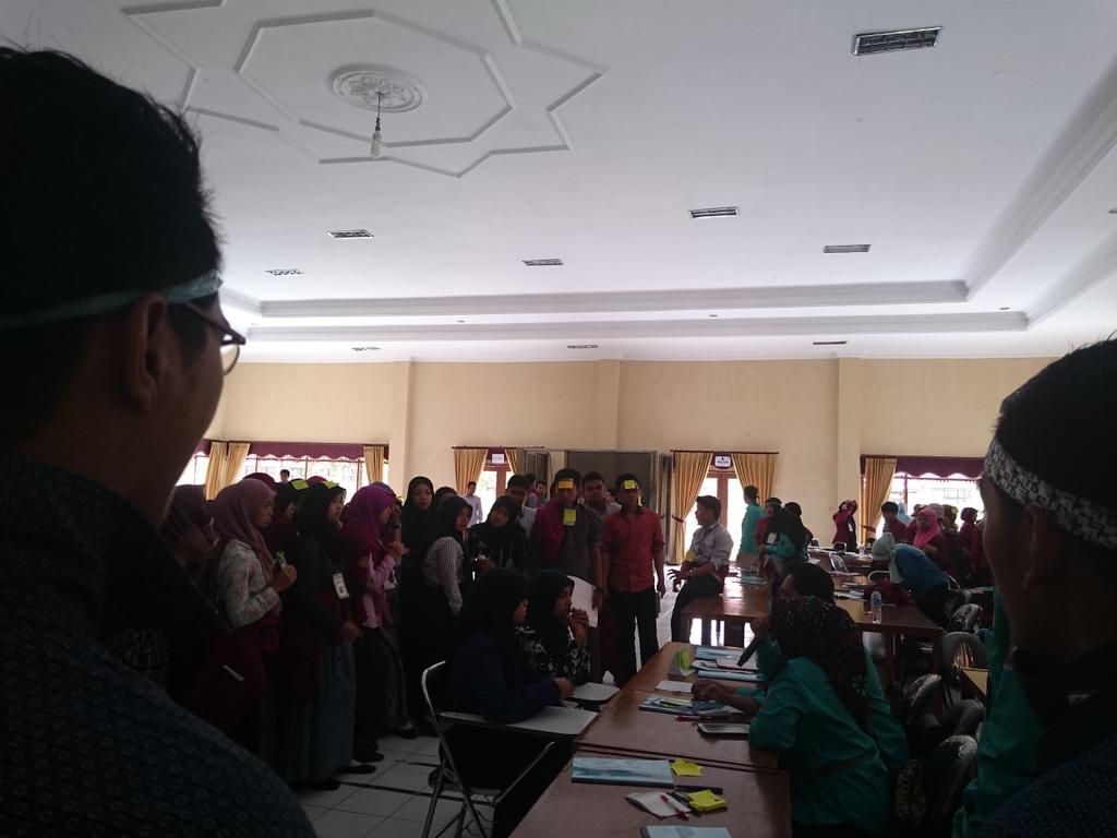 bemfkumm's tweet photo. Simulasi Aksi #LKMM #FKUMM http://t.co/Ugs6uiEyW2