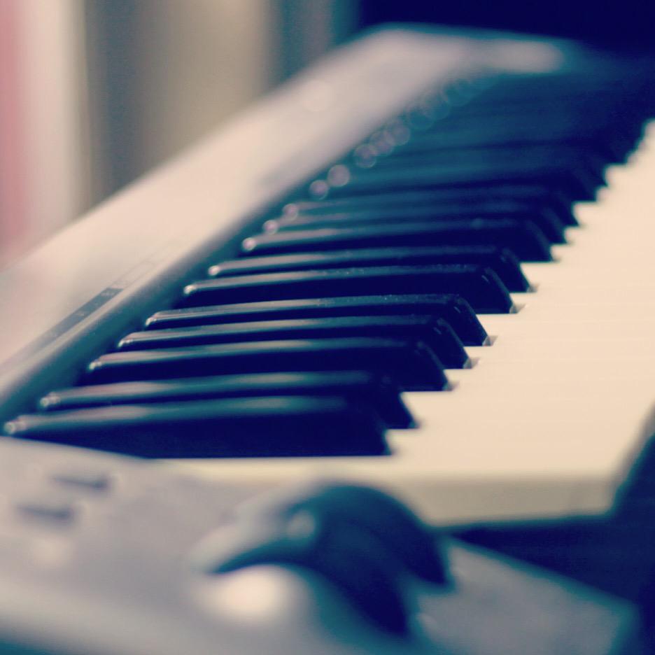 Musik adalah bahasa dan ekspresi. Selamat makan siang..•Call/SMS 083866779999•PIN 52786E65