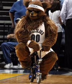 BucketsPodcast's tweet photo. The Grizzlies got better, but how much better are they?  Find out on the latest Buckets Podcast out today! #NBA http://t.co/IhKOzZrEuN