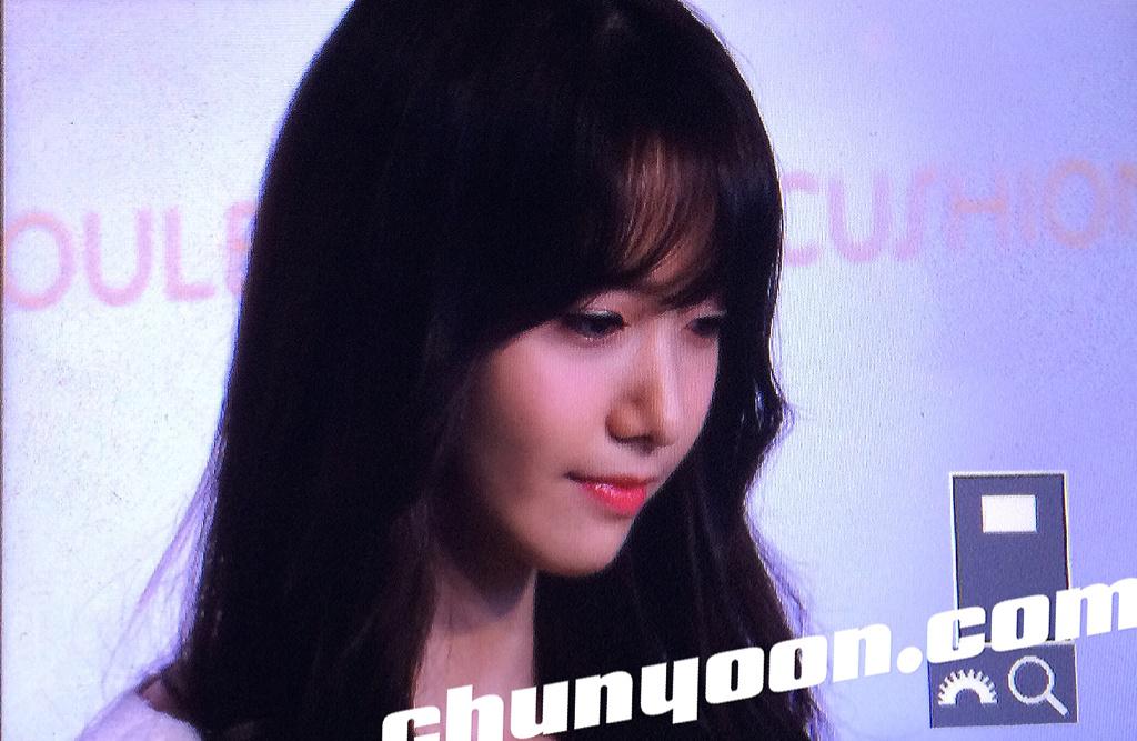 [PIC][15-01-2015]YoonA xuất hiện tại Thượng Hải - Trung Quốc để quảng bá cho sản phẩm mới của thương hiệu "Innisfree" vào trưa nay B7Y63LjCMAAq7F8