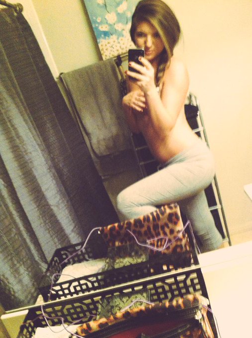 Some selfie action http://t.co/4NDyautmLH<a href="/tag/selfiegameonpoint"class="tags"><span>#selfiegameonpoint</span></a>