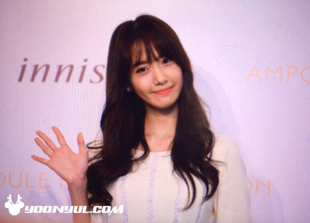 [PIC][15-01-2015]YoonA xuất hiện tại Thượng Hải - Trung Quốc để quảng bá cho sản phẩm mới của thương hiệu "Innisfree" vào trưa nay B7YH1HCCIAA8fSA