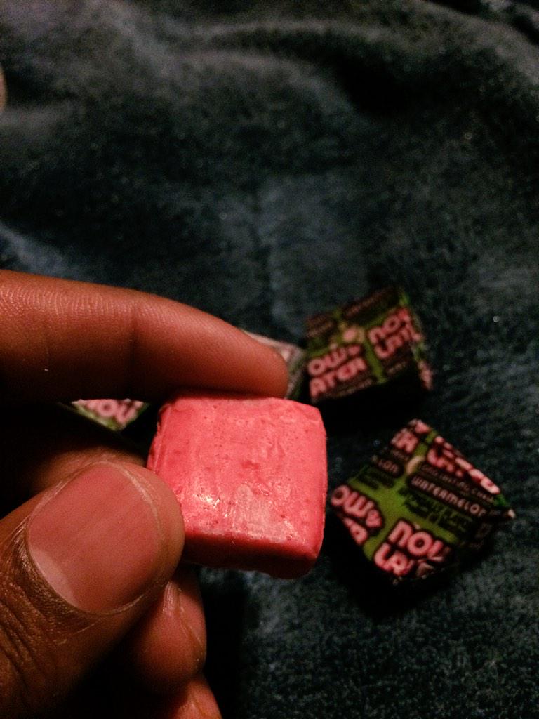 HoodRat_Lang's tweet photo. Sometimes you gotta say fck it and eat the paper #90sBabyProblems http://t.co/8t4M3ABDYD